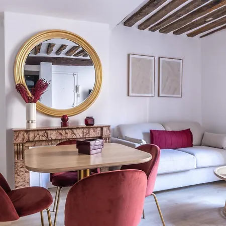 Apartament Luxury Newly Renovated 4 Stars Prestige Apartment , Pantheon Area, Central Paris Paryż