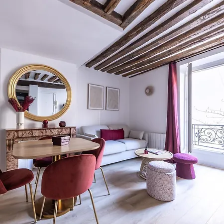 Apartament Luxury Newly Renovated 4 Stars Prestige Apartment , Pantheon Area, Central Paris *
