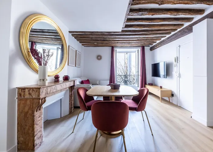 Apartament Luxury Newly Renovated 4 Stars Prestige Apartment , Pantheon Area, Central Paris *
