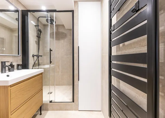 Luxury Newly Renovated 4 Stars Prestige Apartment , Pantheon Area, Central Paris Apartament Paryż