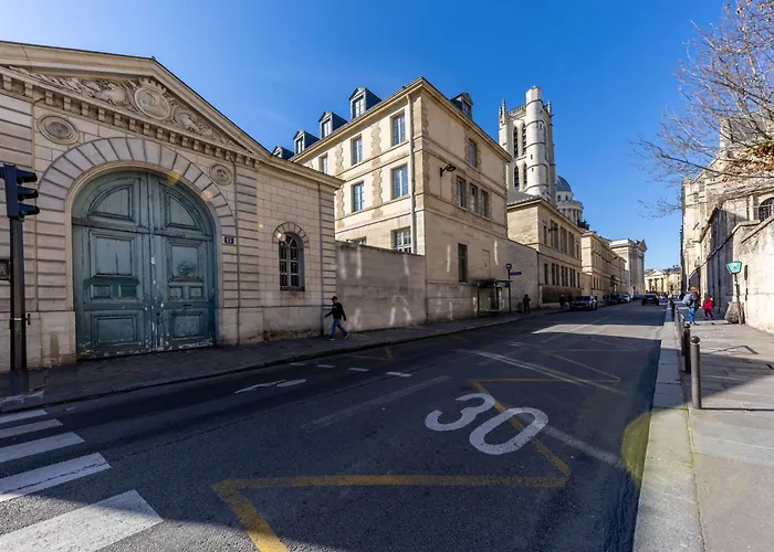 Luxury Newly Renovated 4 Stars Prestige Apartment , Pantheon Area, Central Paris Apartament *